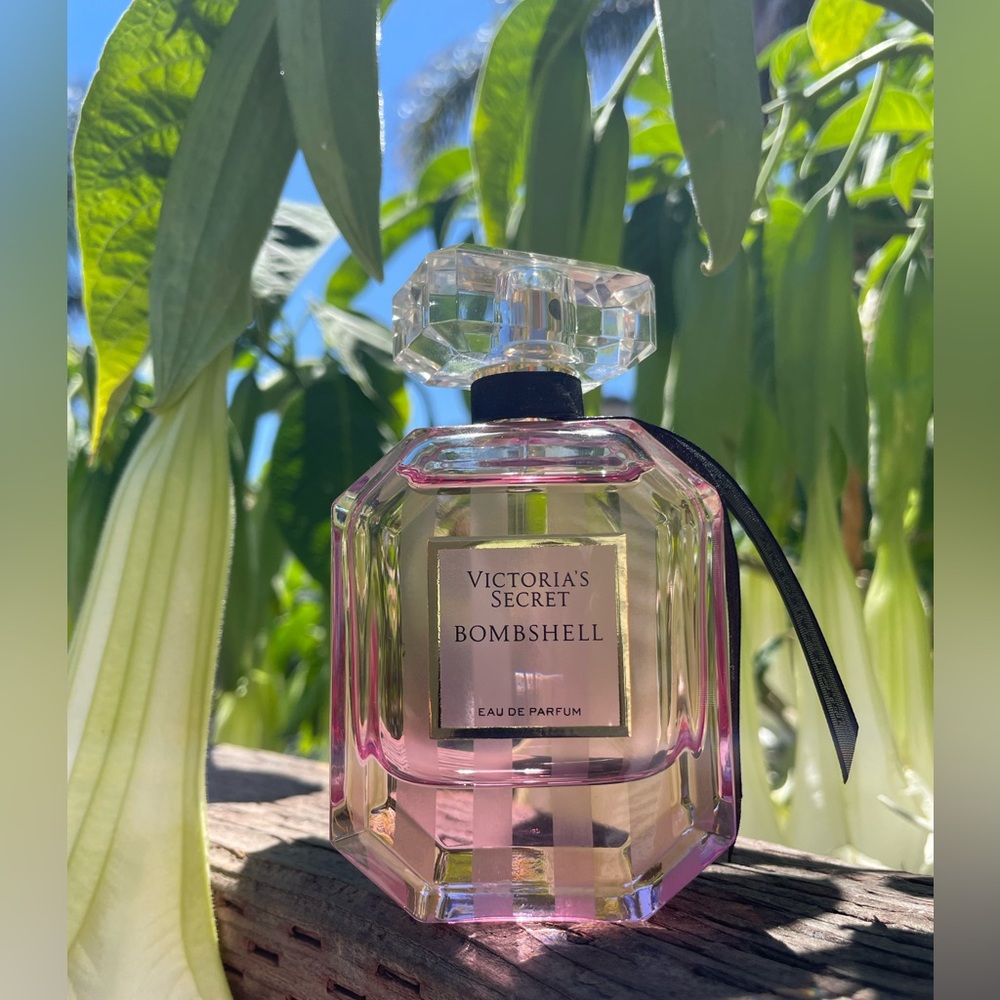 Victoria's Secret Bombshell Eau de Parfum - Pink and Black